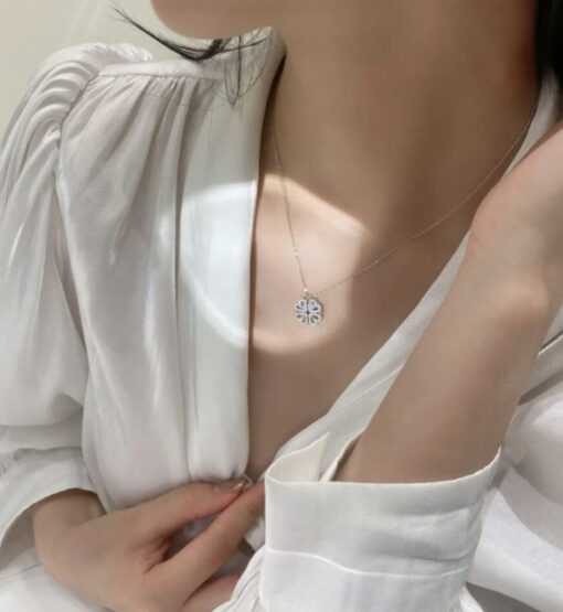 Retro Magnetic Folding Heart Shaped Four Leaf Clover Pendant Necklace Women Love Clavicle Chain Gifts Openable Choker Jewelry - Image 3